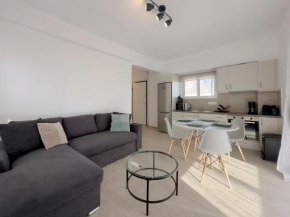 Tompazi modern apt with amazing view in Alimos